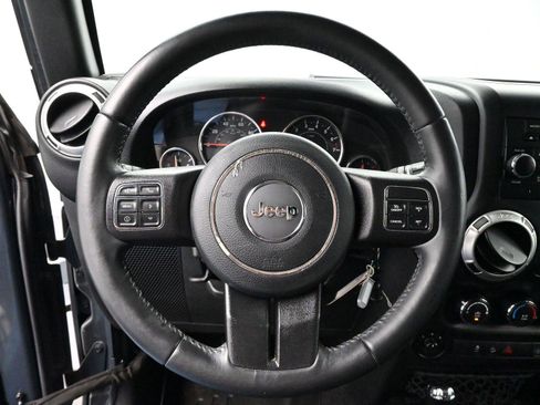 Used 2017 Jeep Wrangler Unlimited Sahara w/ Connectivity Group image 14