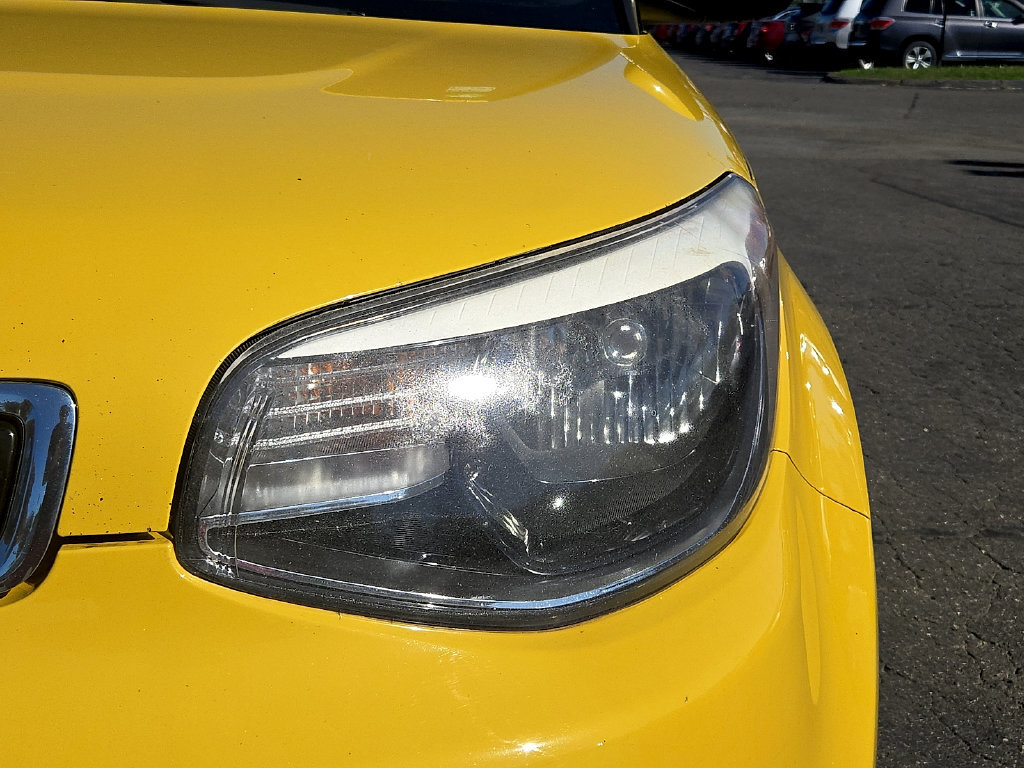 Used 2016 Kia Soul + FWD image 10