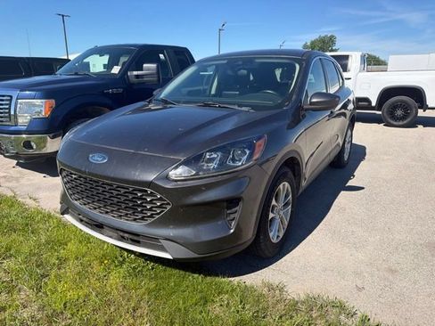 Used 2020 Ford Escape SE AWD/4WD image 3