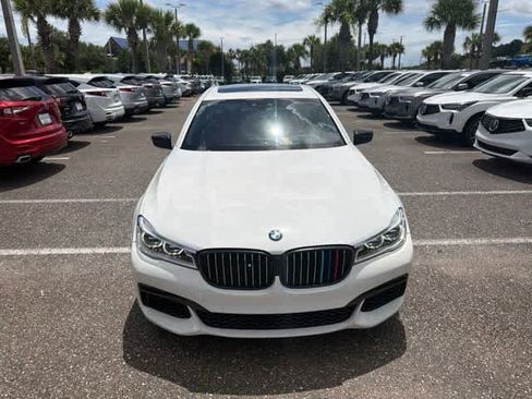 Used 2018 BMW 750i RWD image 9