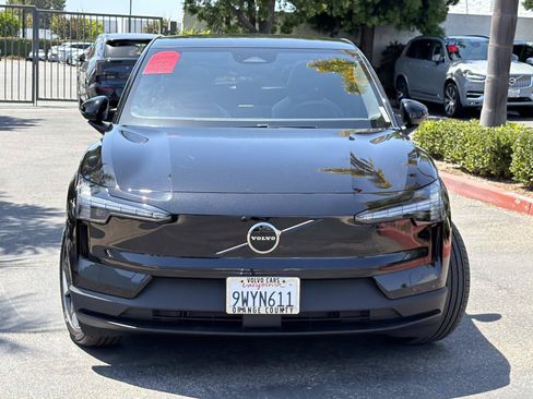 Used 2026 Volvo EX30 Plus w/ Climate Package AWD/4WD image 2