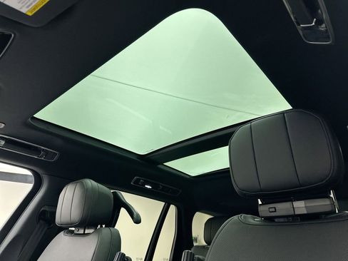 New 2026 Land Rover Range Rover Long Wheelbase SE AWD/4WD image 11