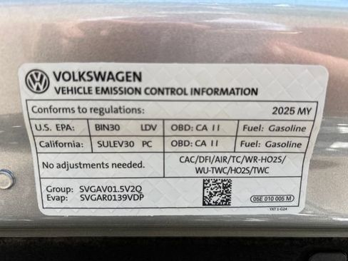 Used 2025 Volkswagen Jetta SE FWD image 16
