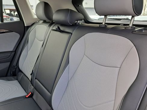New 2026 Volkswagen Tiguan SE FWD image 24