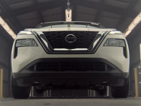 Used 2021 Nissan Rogue S FWD image 3