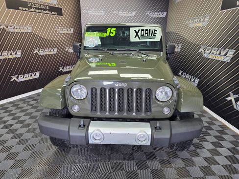 Used 2015 Jeep Wrangler Sahara w/ Connectivity Group AWD/4WD image 4