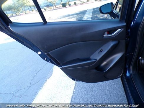 Used 2014 MAZDA MAZDA3 i Sport image 17