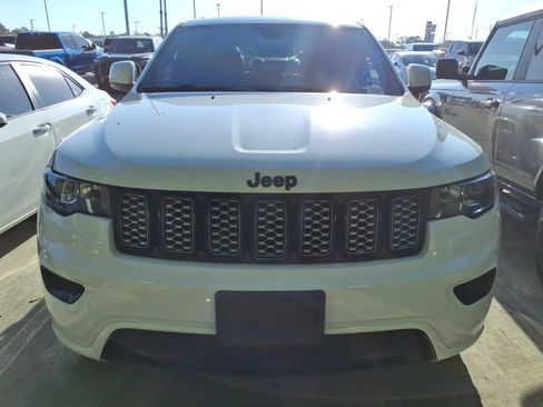 Used 2021 Jeep Grand Cherokee Laredo X RWD image 3