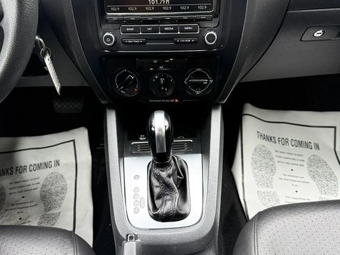 Used 2014 Volkswagen Jetta SE FWD image 16