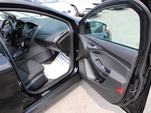 Used 2016 Ford Focus SE image 34