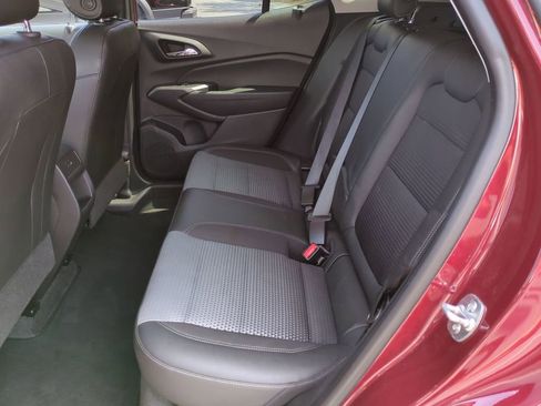 Used 2025 Chevrolet Trax LT FWD image 18