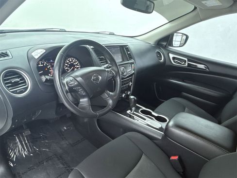 Used 2020 Nissan Pathfinder SV image 12
