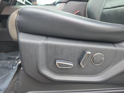 Used 2018 Ford F150 Raptor w/ Equipment Group 802A Luxury image 28