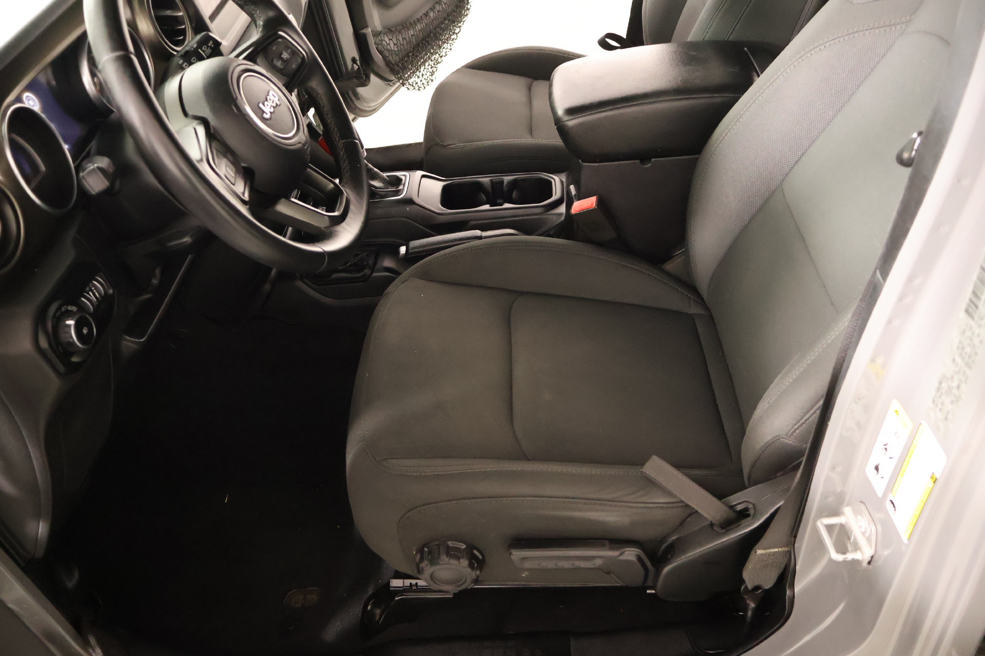 Used 2018 Jeep Wrangler Unlimited Sport S AWD/4WD image 10
