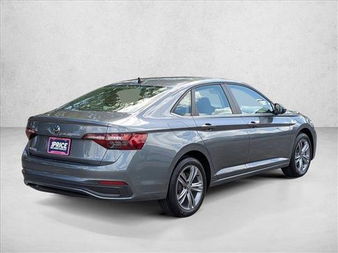 Used 2022 Volkswagen Jetta SE image 5