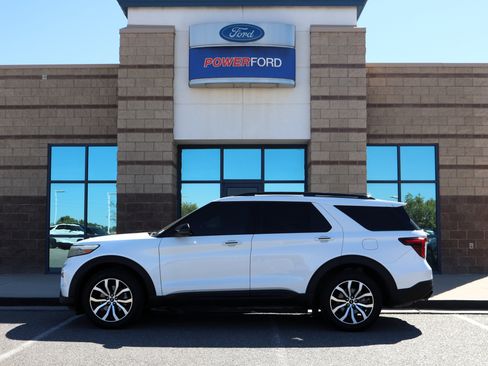 Used 2020 Ford Explorer ST w/ Premium Technology Package AWD/4WD image 9