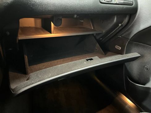 Used 2015 Dodge Challenger R/T Plus RWD image 28