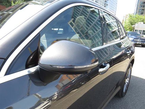 Used 2024 Mercedes-Benz GLC 300 4MATIC image 28