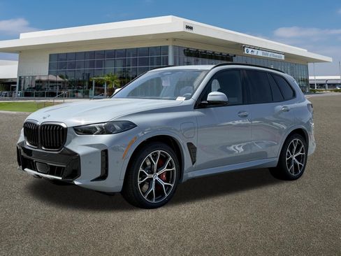 New 2026 BMW X5 xDrive50e AWD/4WD image 4