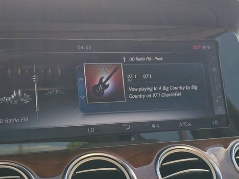 Used 2017 Mercedes-Benz E 300 4MATIC image 69