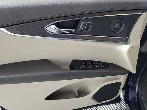 Used 2019 Lincoln Nautilus Reserve image 16