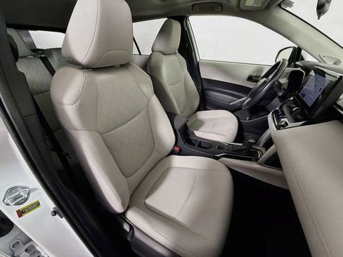Used 2023 Toyota Corolla Cross LE w/ Moonroof Package AWD/4WD image 33