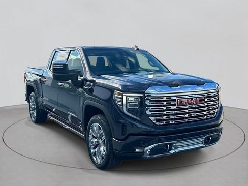 Used 2024 GMC Sierra 1500 Denali w/ Denali Reserve Package AWD/4WD image 3