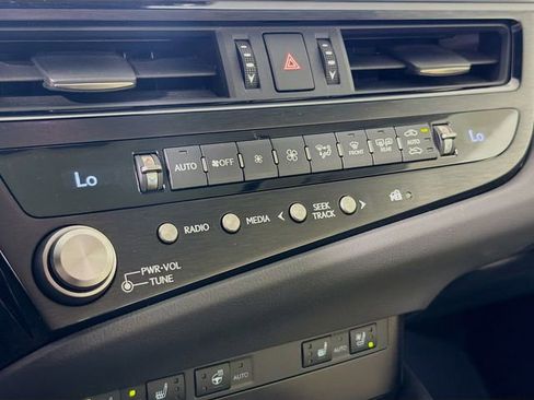 Used 2023 Lexus ES 350 w/ Premium Package FWD image 21