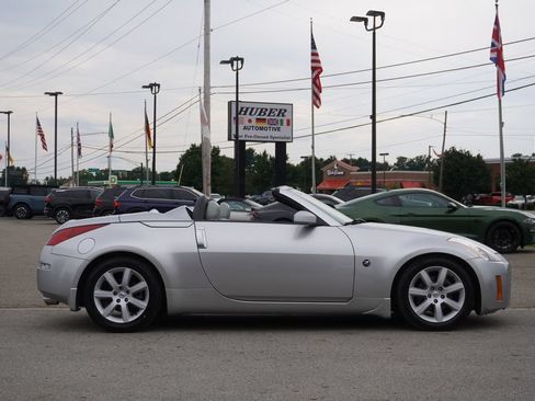 Used 2004 Nissan 350Z Enthusiast RWD image 8