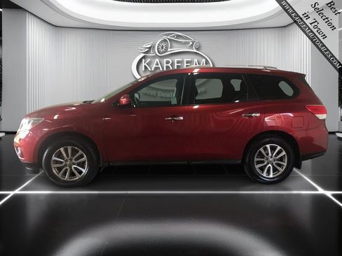 Used 2016 Nissan Pathfinder SV w/ SV Cold Weather Package image 8
