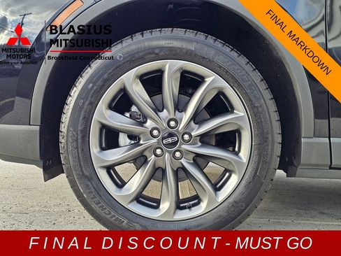 Used 2022 Lincoln Corsair AWD w/ Premium Package image 7