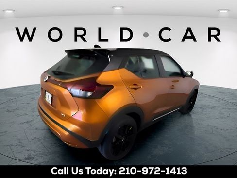 Used 2021 Nissan Kicks SR w/ SR Premium Package image 7