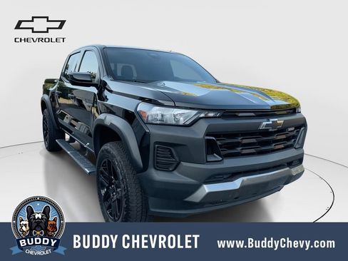 Used 2024 Chevrolet Colorado Trail Boss w/ Advanced Trailering Package AWD/4WD image 1