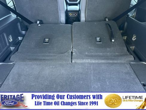Used 2025 Ford Explorer Active AWD/4WD image 16