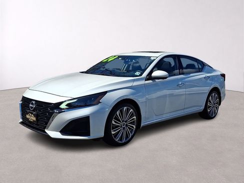 Used 2024 Nissan Altima 2.5 SL AWD/4WD image 3