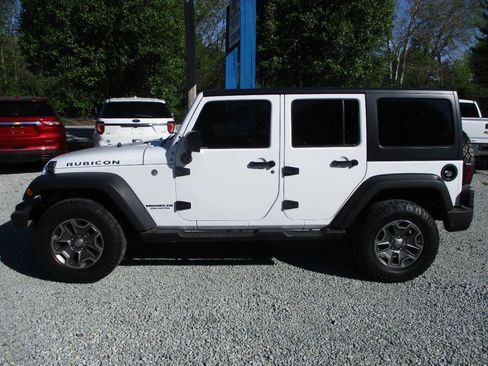 Used 2016 Jeep Wrangler Unlimited Rubicon w/ Max Tow Package AWD/4WD image 2