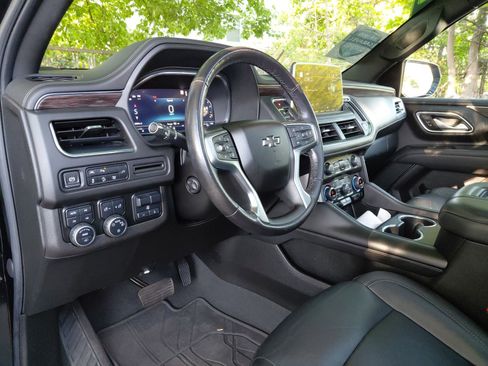 Used 2022 Chevrolet Tahoe Z71 w/ Z71 Off-Road Package AWD/4WD image 27