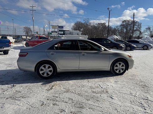 Used 2009 Toyota Camry 4d Sedan Auto image 5