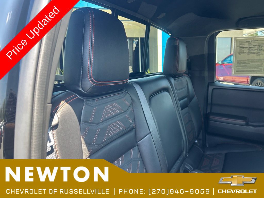 Used 2025 Nissan Frontier 2WD Crew Cab image 28