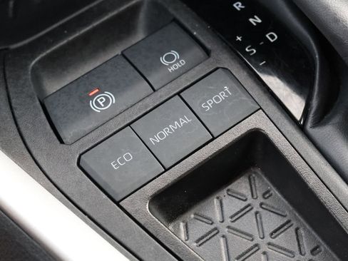 Used 2024 Toyota RAV4 XLE image 23