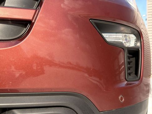 Used 2018 Ford Explorer XLT w/ Equipment Group 202A image 11