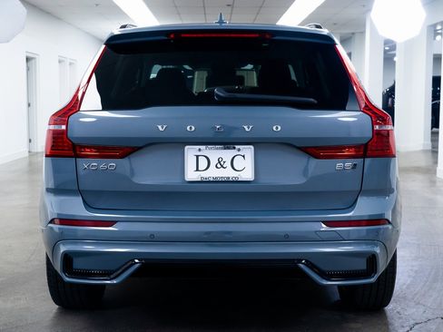 Used 2023 Volvo XC60 B5 Plus image 5