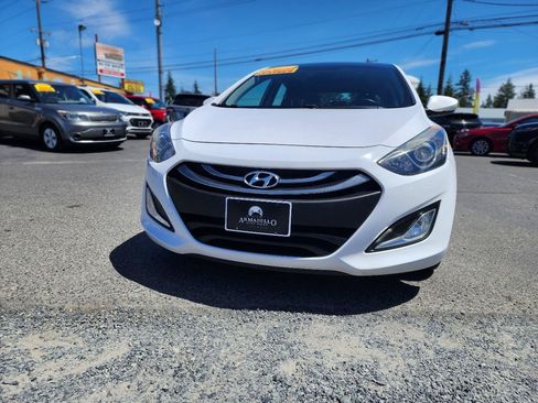 Used 2014 Hyundai Elantra GT w/ Option Group 03 FWD image 2