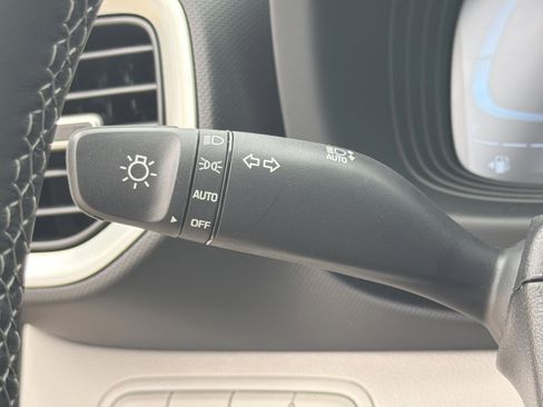 New 2026 Hyundai Venue SEL FWD image 17