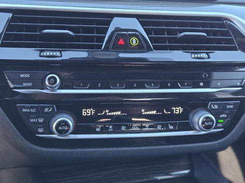 Used 2022 BMW 530e image 14