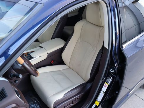 Used 2019 Lexus RX 350 FWD w/ Premium Package image 31