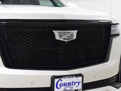 Used 2023 Cadillac Escalade Sport Platinum w/ LPO, ONYX Package image 11