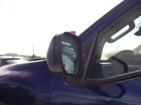 Used 2023 Nissan Titan SV AWD/4WD image 26