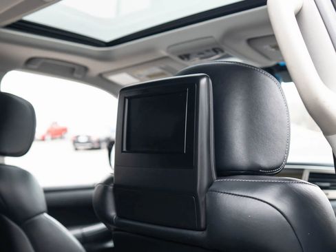 Used 2015 Lexus LX 570 4WD image 20