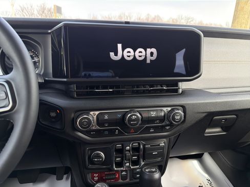 Certified 2025 Jeep Wrangler Unlimited Sport S 4xe AWD/4WD image 18